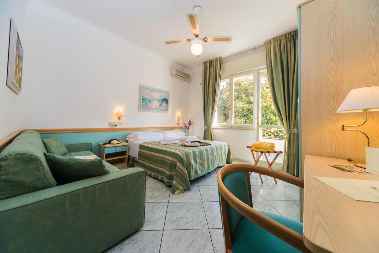 Hotel Bamby Cervia Buitenkant foto