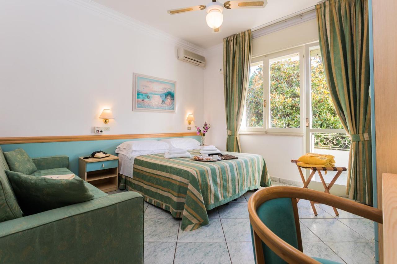 Hotel Bamby Cervia Buitenkant foto